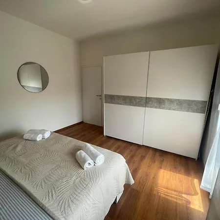 App Leka Apartment *