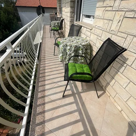 App Leka Apartment